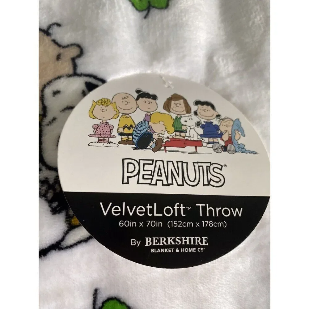 Peanuts Snoopy Charlie‎ Brown St Patricks Day Shamrock Plush Throw Blanket Soft